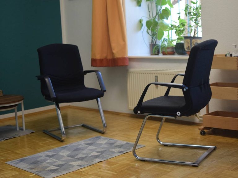 Therapy and Coaching Room in Berlin-Mitte Calm and supporting room for English therapy and coaching in Berlin